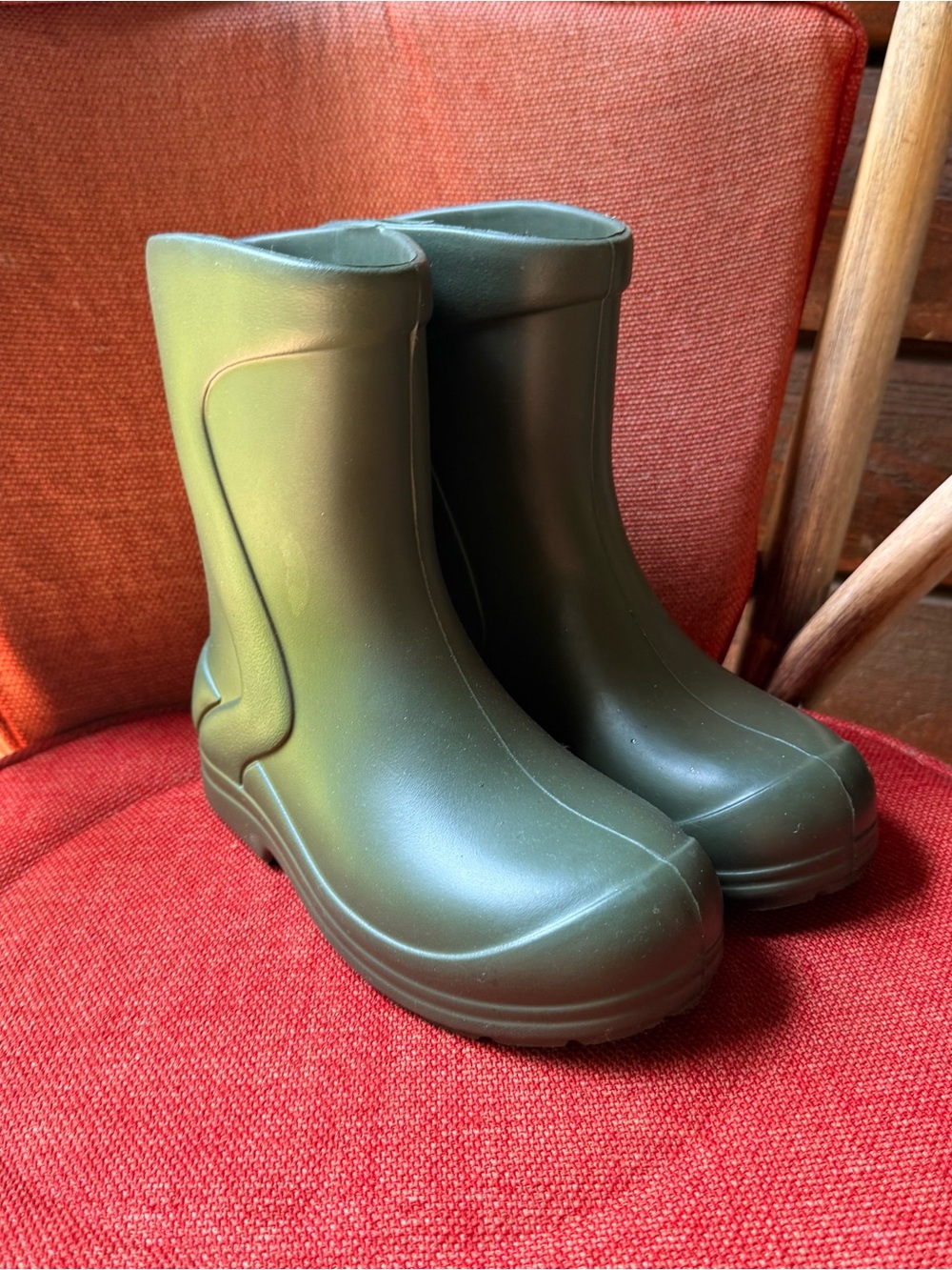 Green Rain Boots big Kid 3 Rubber croc like material